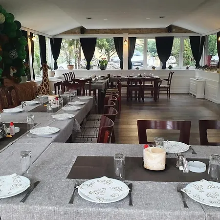 ホテル Anastasija Sobe As